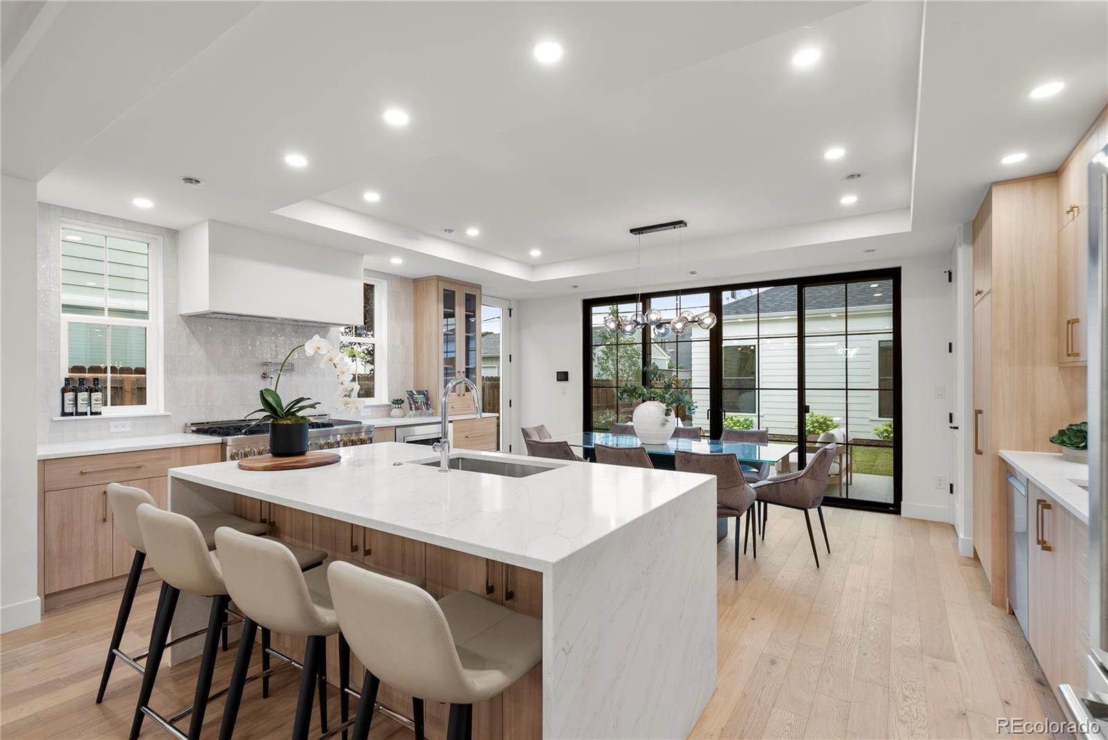 MLS Image #11 for 2360 s acoma street,denver, Colorado