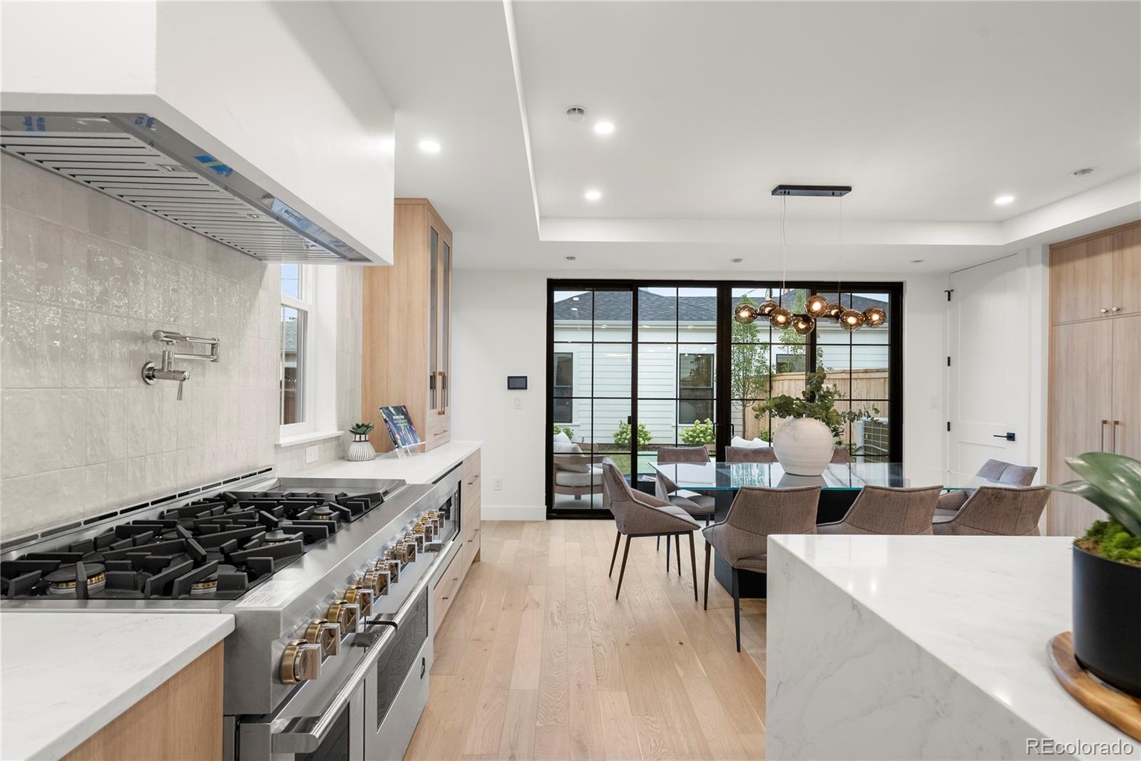 MLS Image #14 for 2360 s acoma street,denver, Colorado