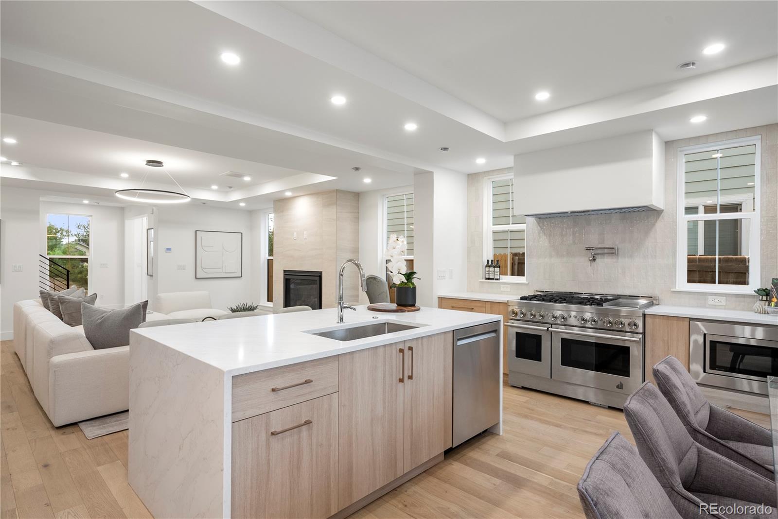 MLS Image #16 for 2360 s acoma street,denver, Colorado