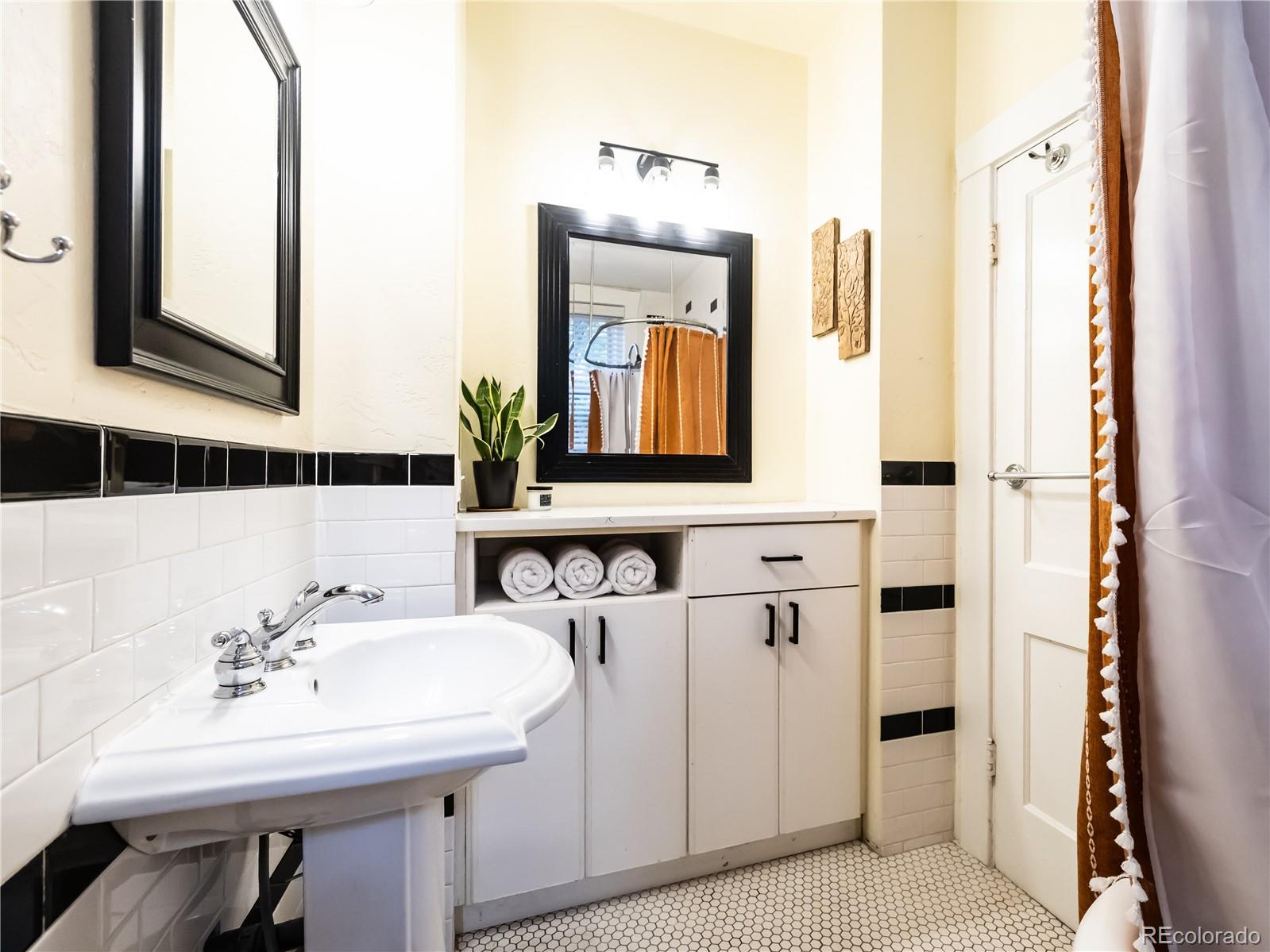 MLS Image #4 for 1415  steele street,denver, Colorado