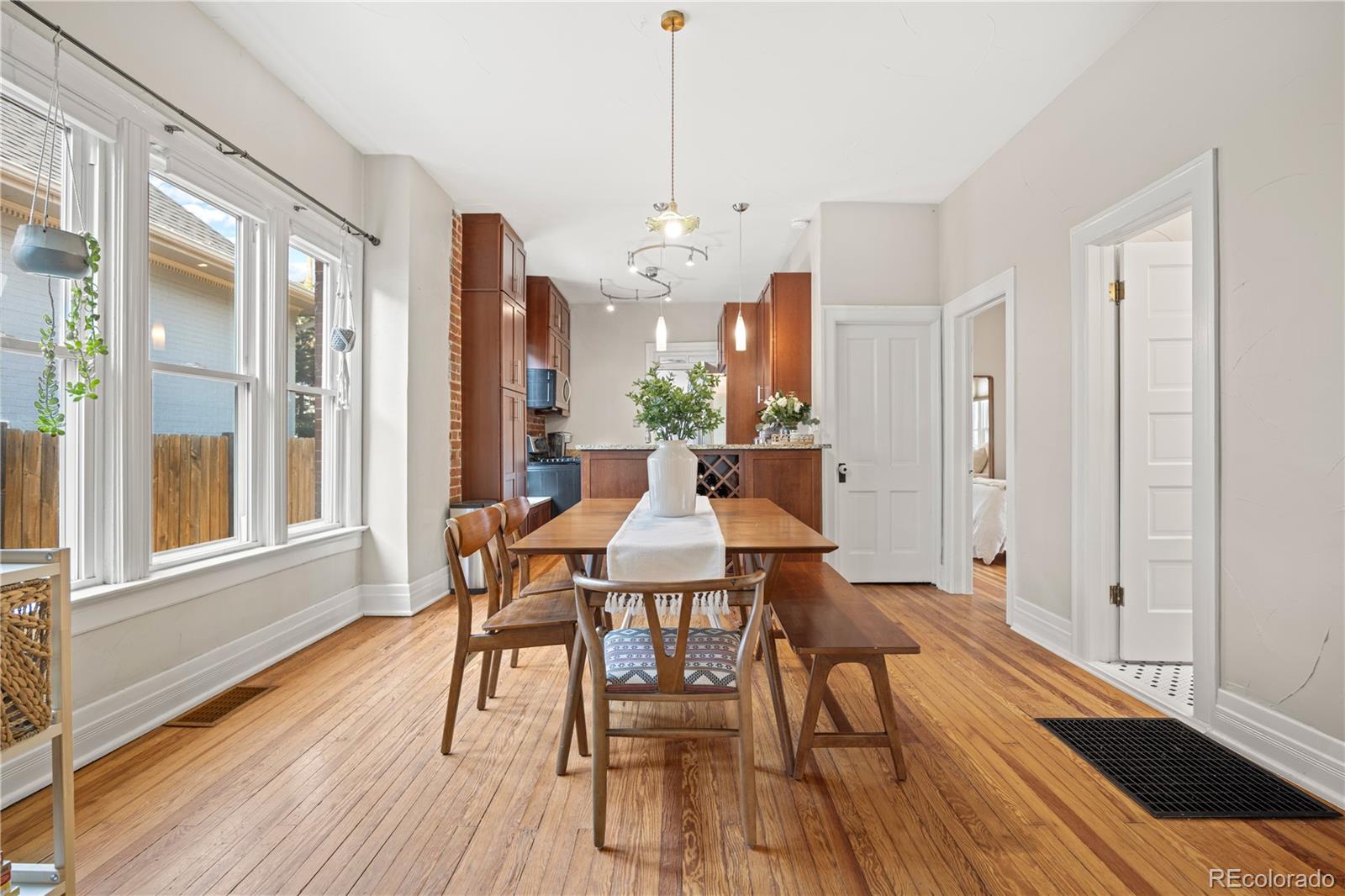 MLS Image #10 for 515 s washington street,denver, Colorado