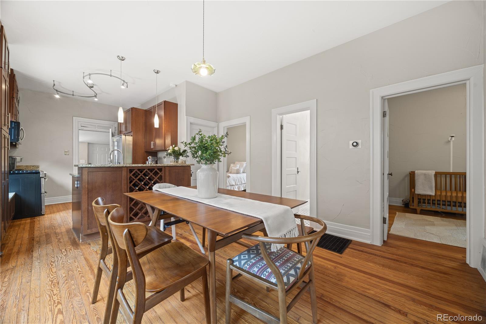 MLS Image #11 for 515 s washington street,denver, Colorado