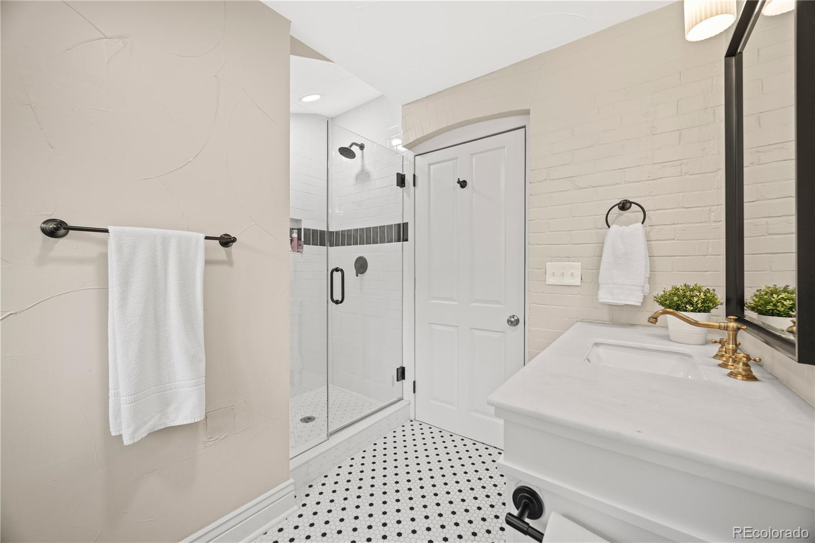 MLS Image #16 for 515 s washington street,denver, Colorado