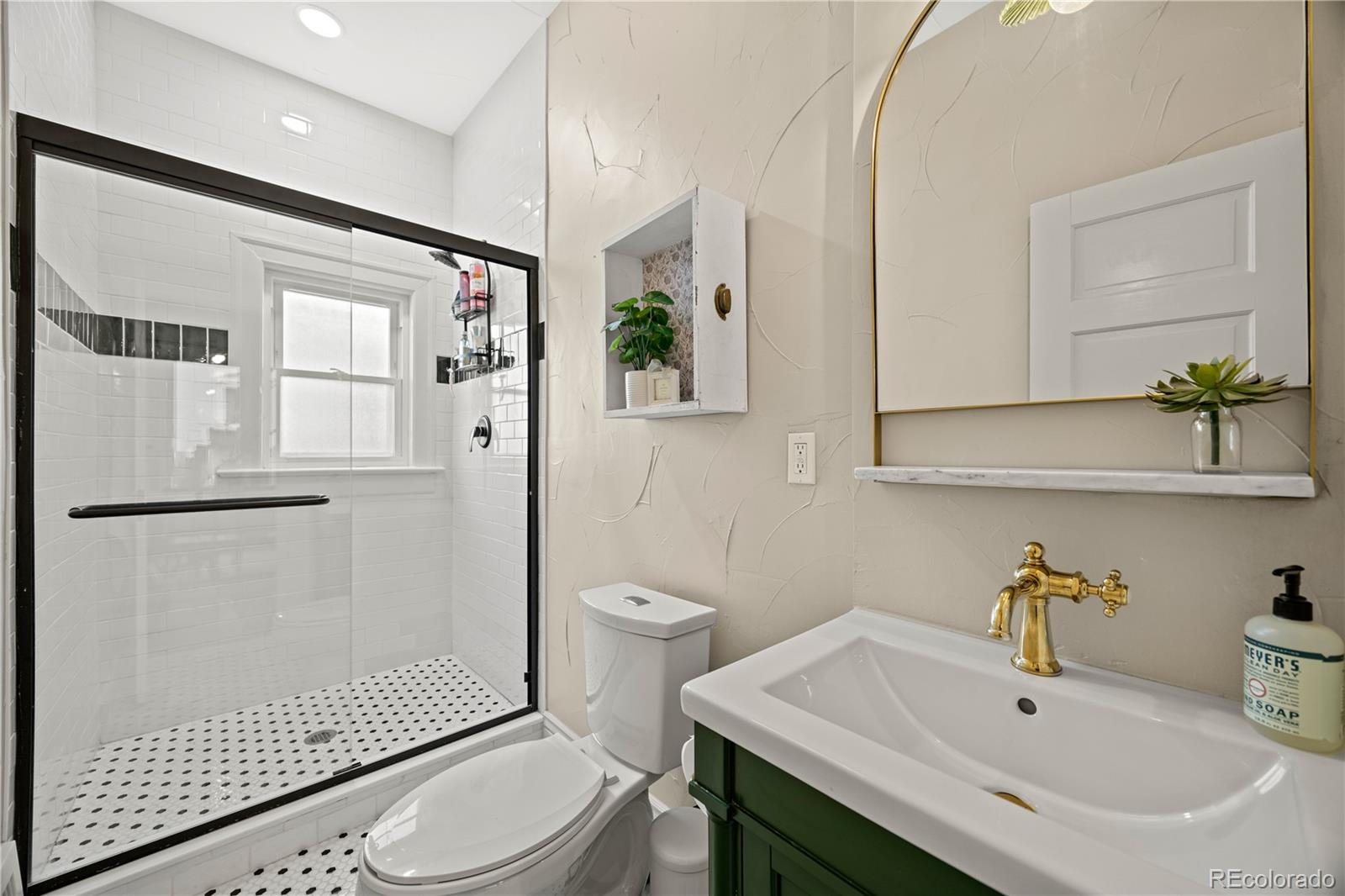 MLS Image #18 for 515 s washington street,denver, Colorado
