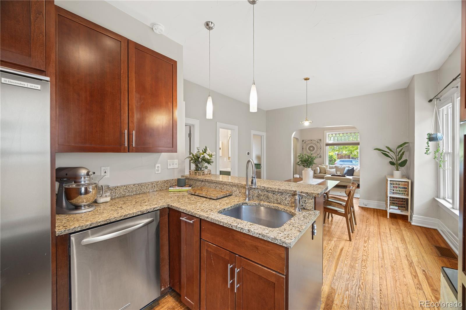 MLS Image #22 for 515 s washington street,denver, Colorado