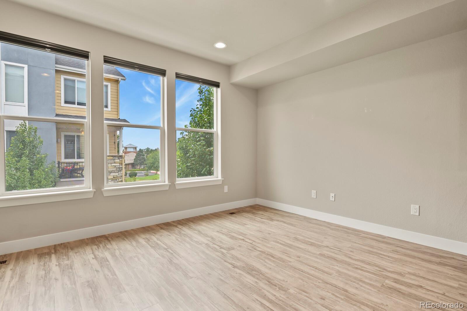 MLS Image #5 for 6731 s tempe court,aurora, Colorado