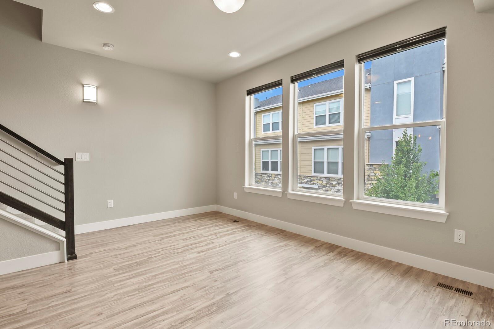 MLS Image #6 for 6731 s tempe court,aurora, Colorado