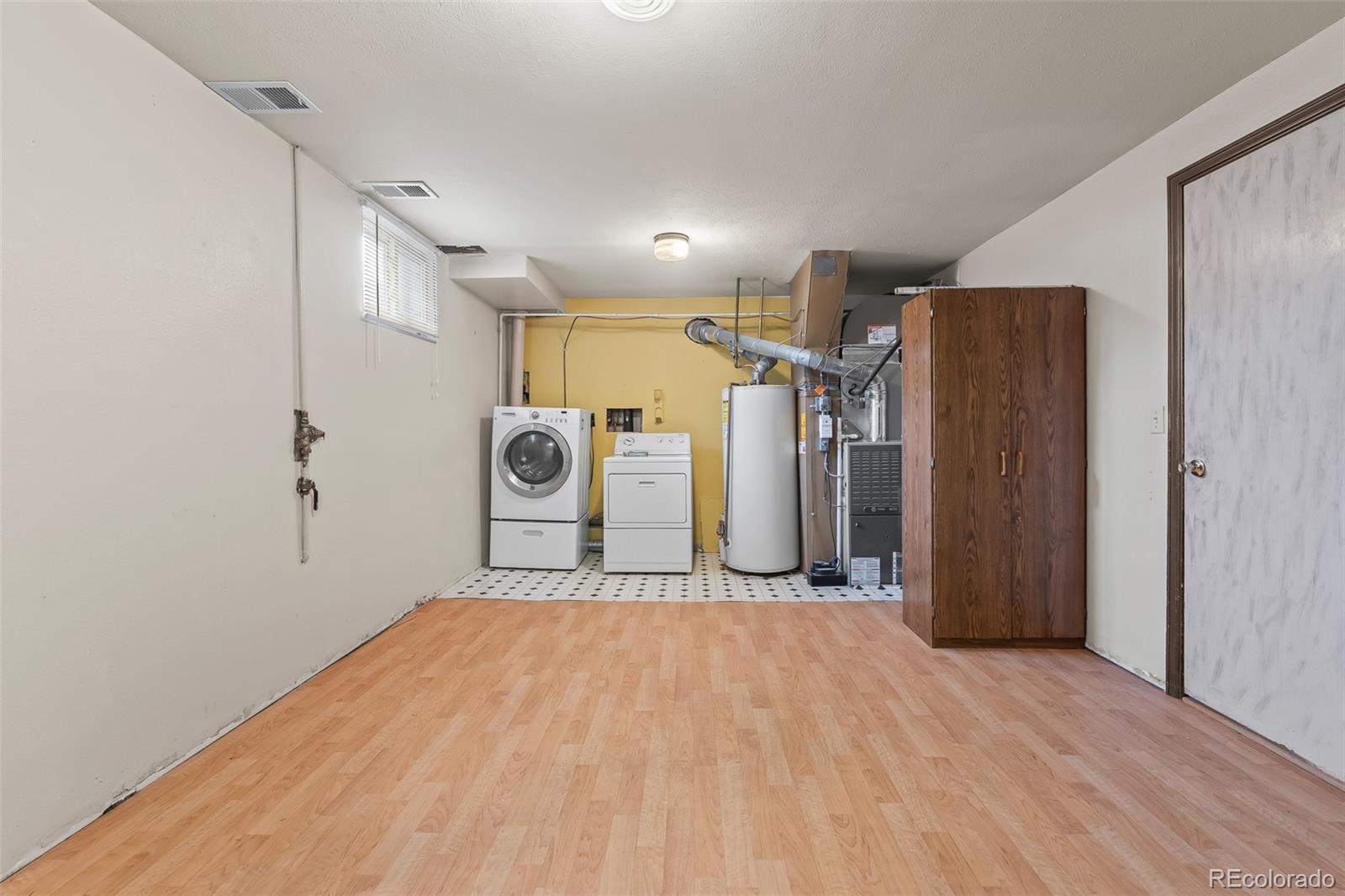 MLS Image #16 for 561 s niagara street,denver, Colorado