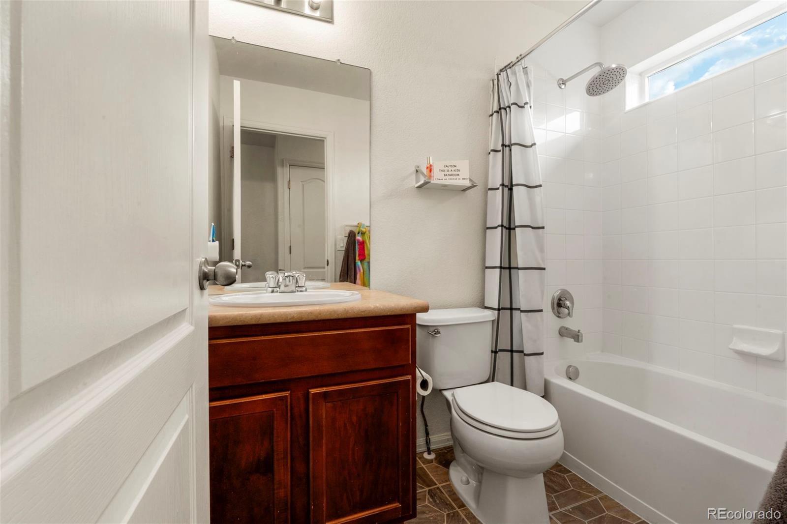 MLS Image #15 for 26010 e byers place,aurora, Colorado