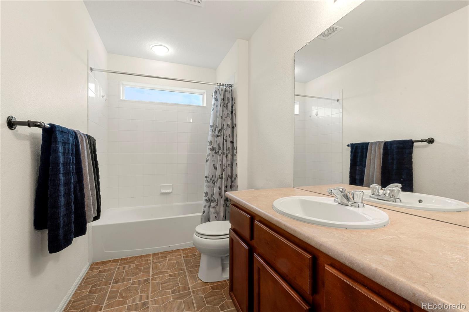 MLS Image #17 for 26010 e byers place,aurora, Colorado