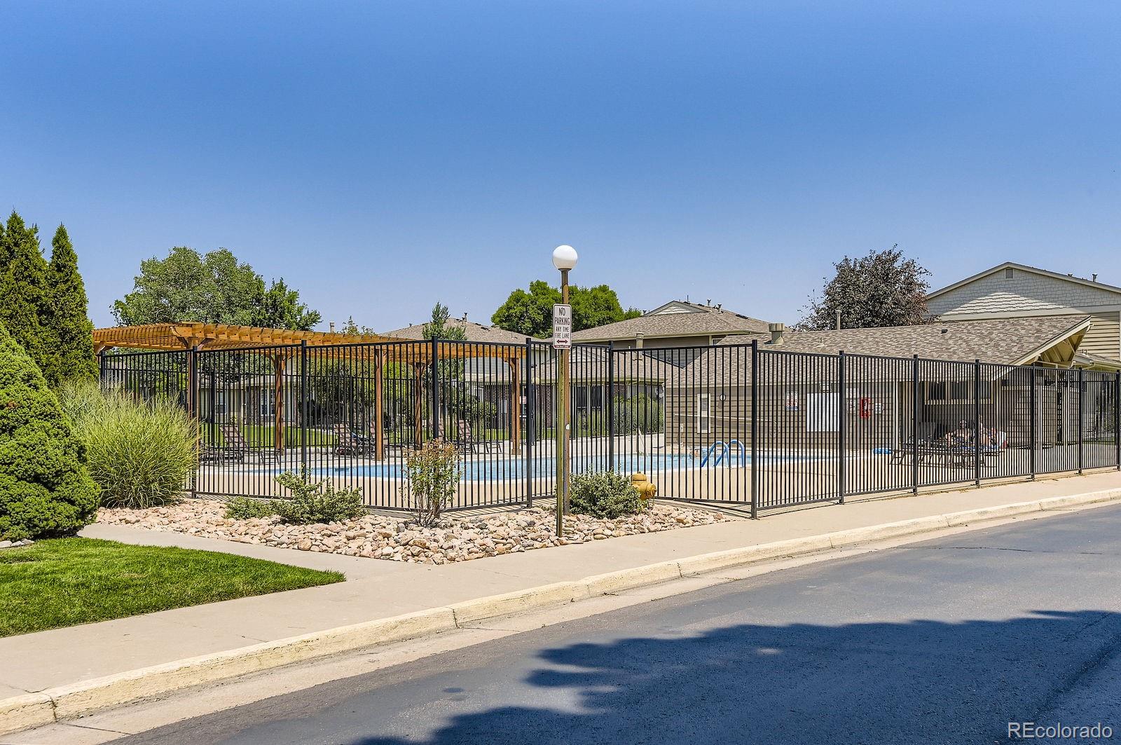 MLS Image #10 for 1250 s monaco parkway,denver, Colorado