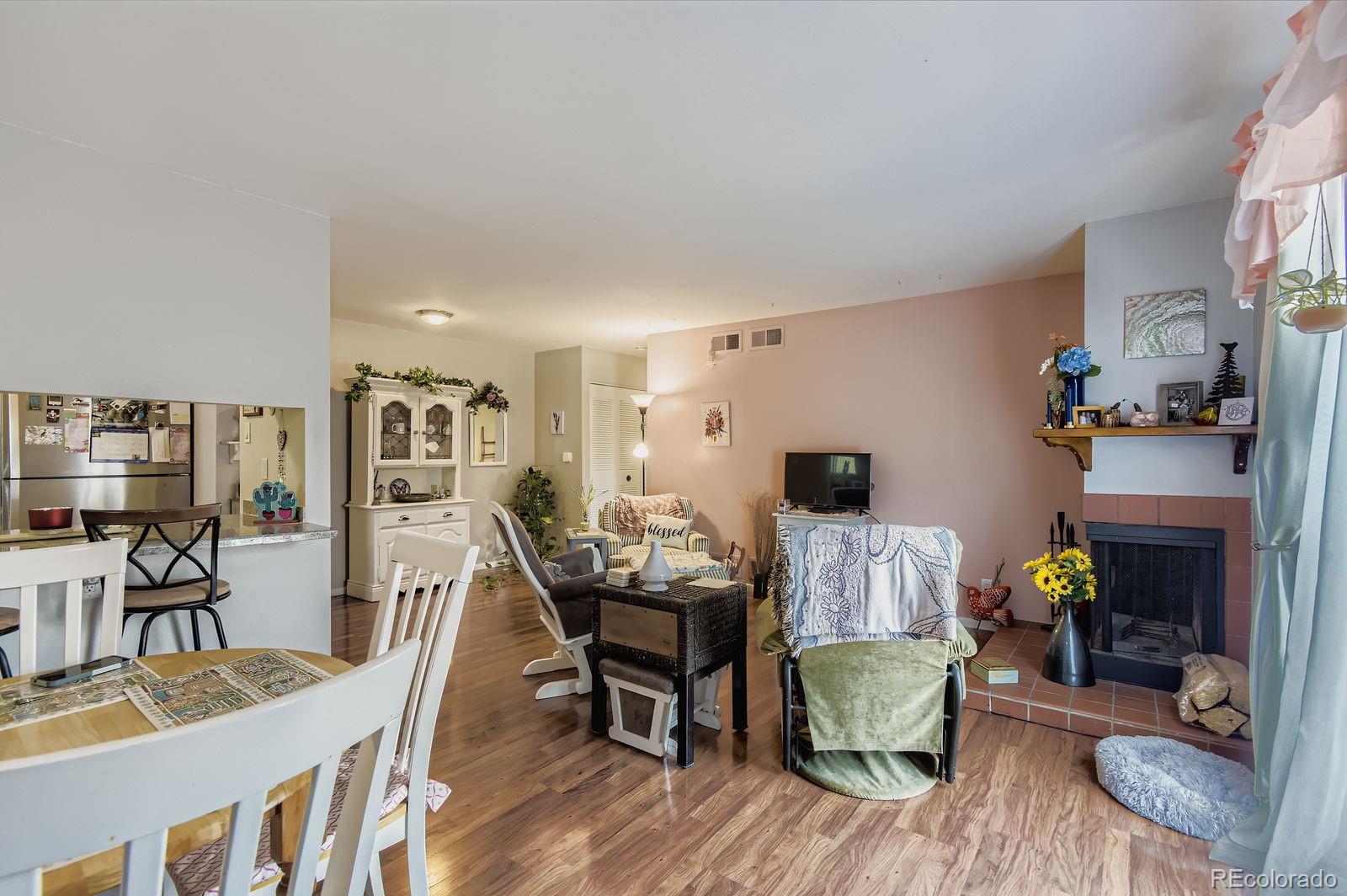 MLS Image #3 for 1250 s monaco parkway,denver, Colorado
