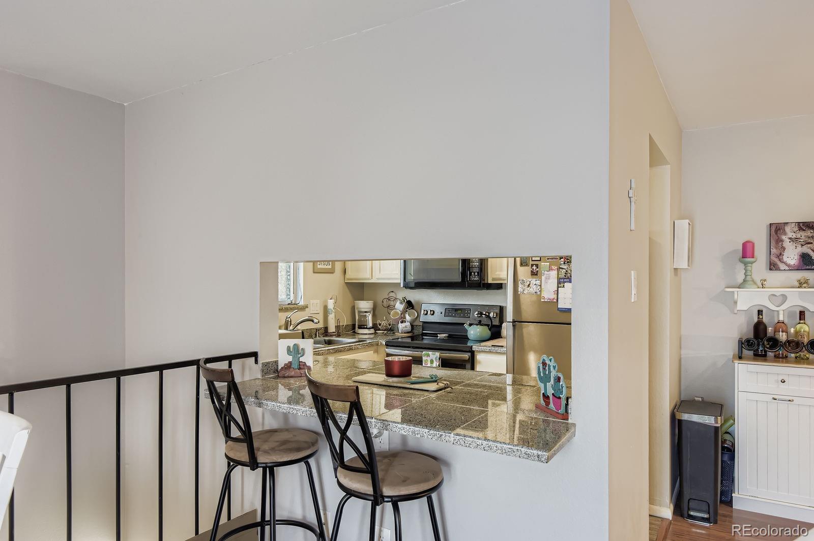 MLS Image #5 for 1250 s monaco parkway,denver, Colorado