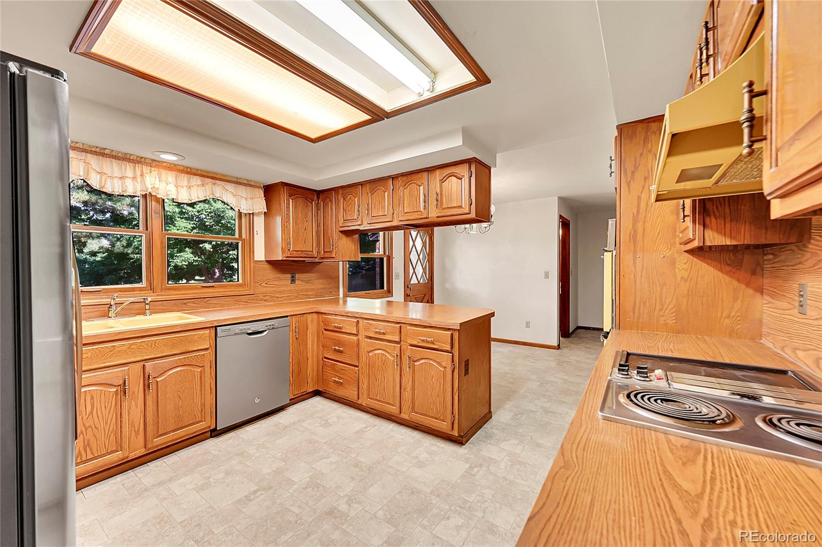 MLS Image #10 for 6361 s zenobia court,littleton, Colorado