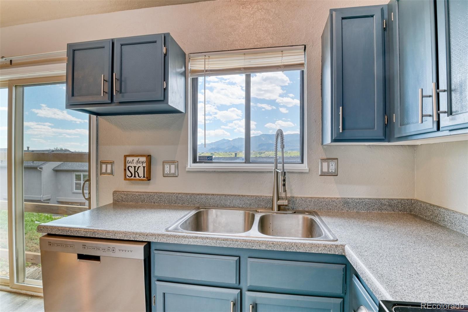 MLS Image #10 for 1420  territory trail,colorado springs, Colorado