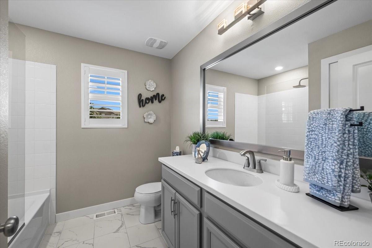 MLS Image #23 for 7633 s yakima court,aurora, Colorado