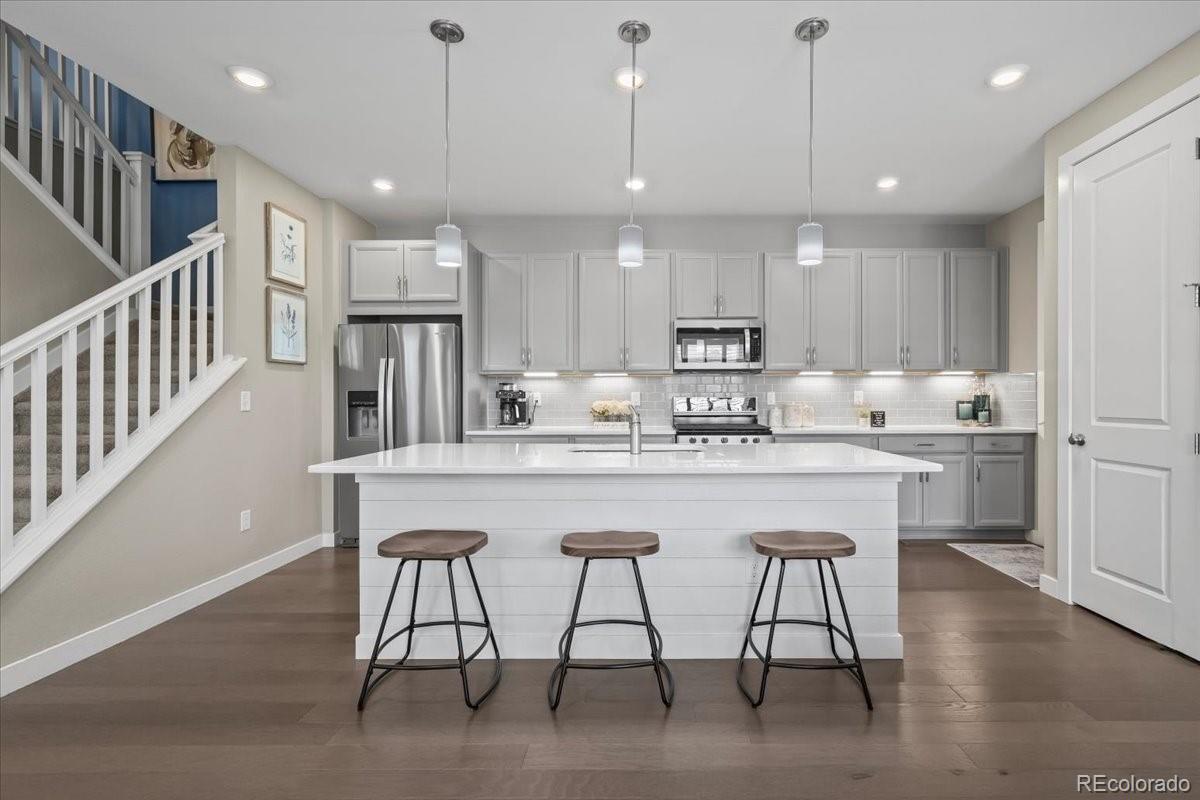 MLS Image #3 for 7633 s yakima court,aurora, Colorado