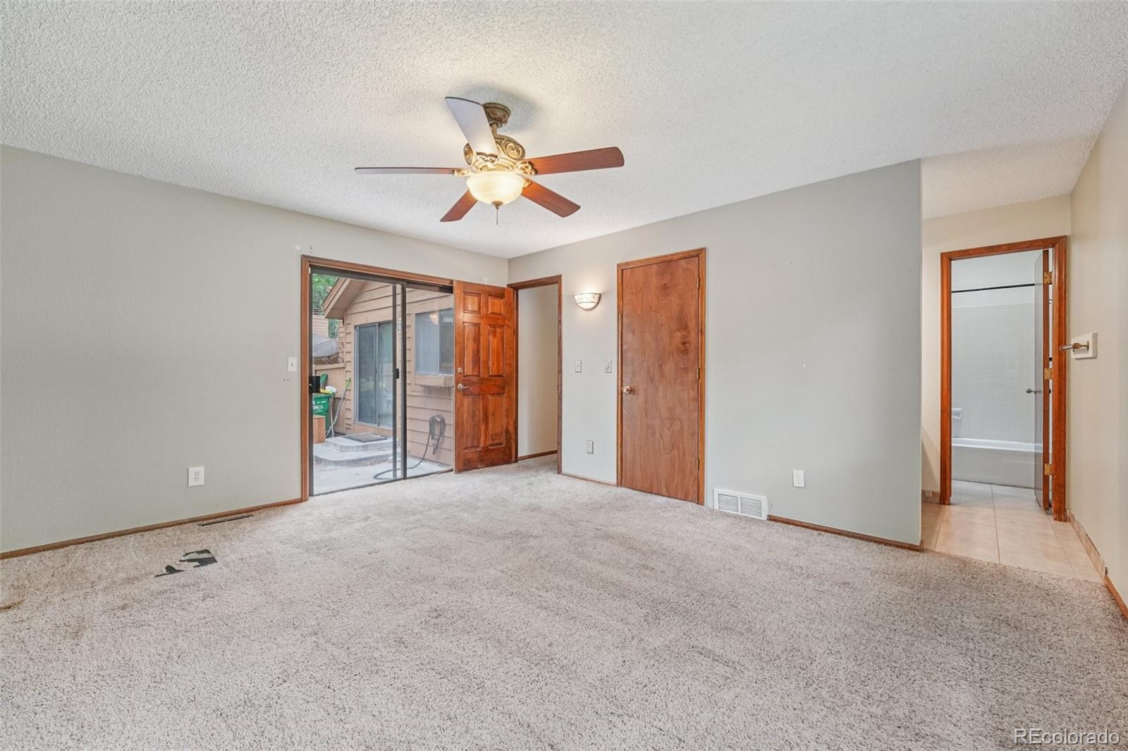 MLS Image #17 for 59 s eagle circle,aurora, Colorado