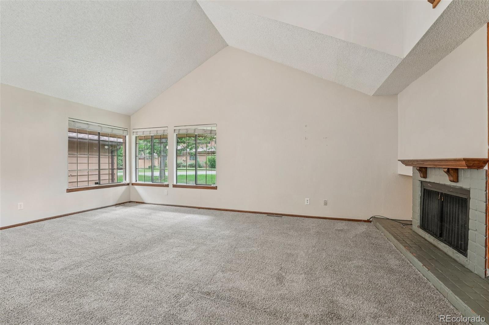 MLS Image #5 for 59 s eagle circle,aurora, Colorado