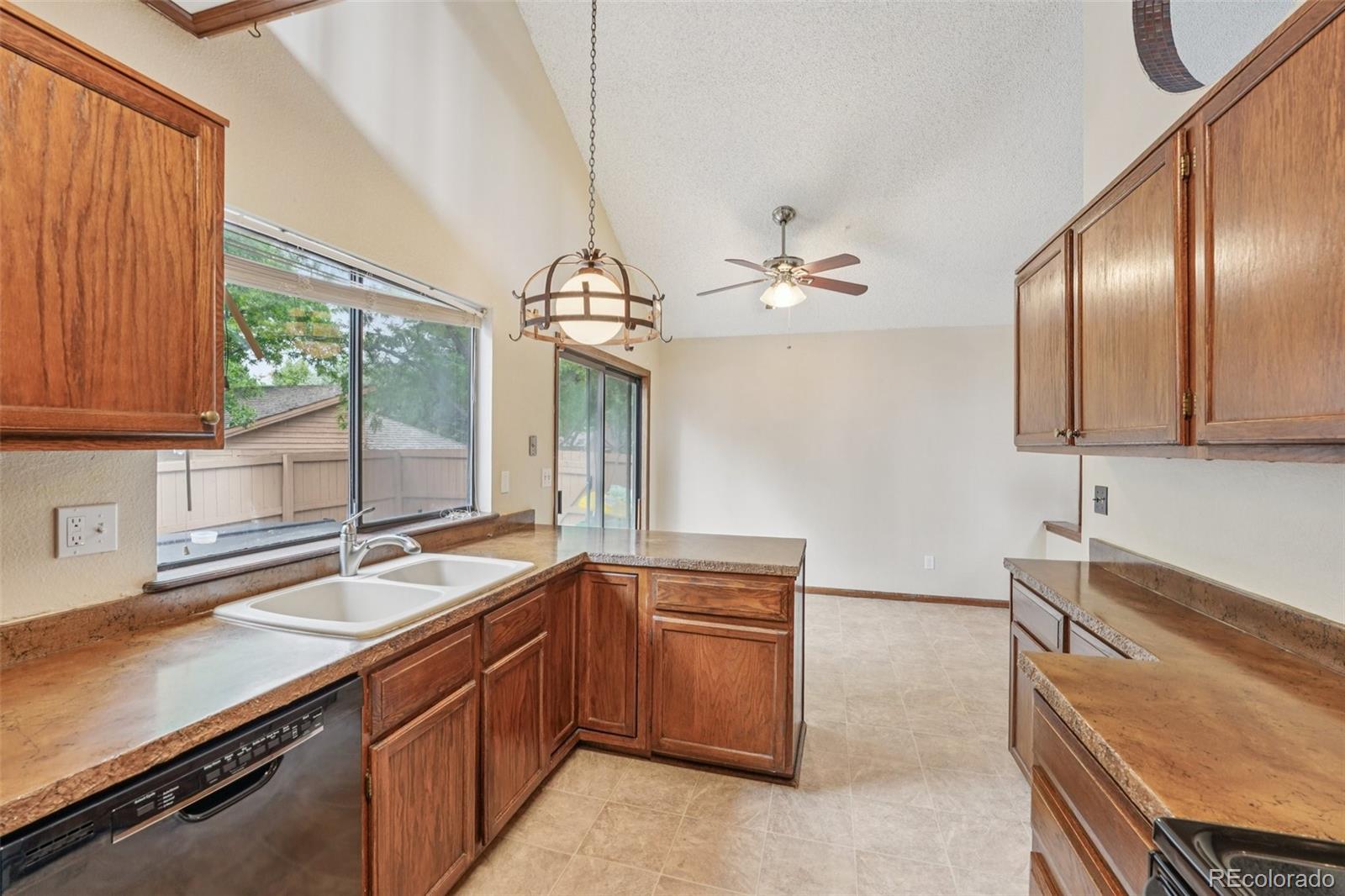 MLS Image #9 for 59 s eagle circle,aurora, Colorado
