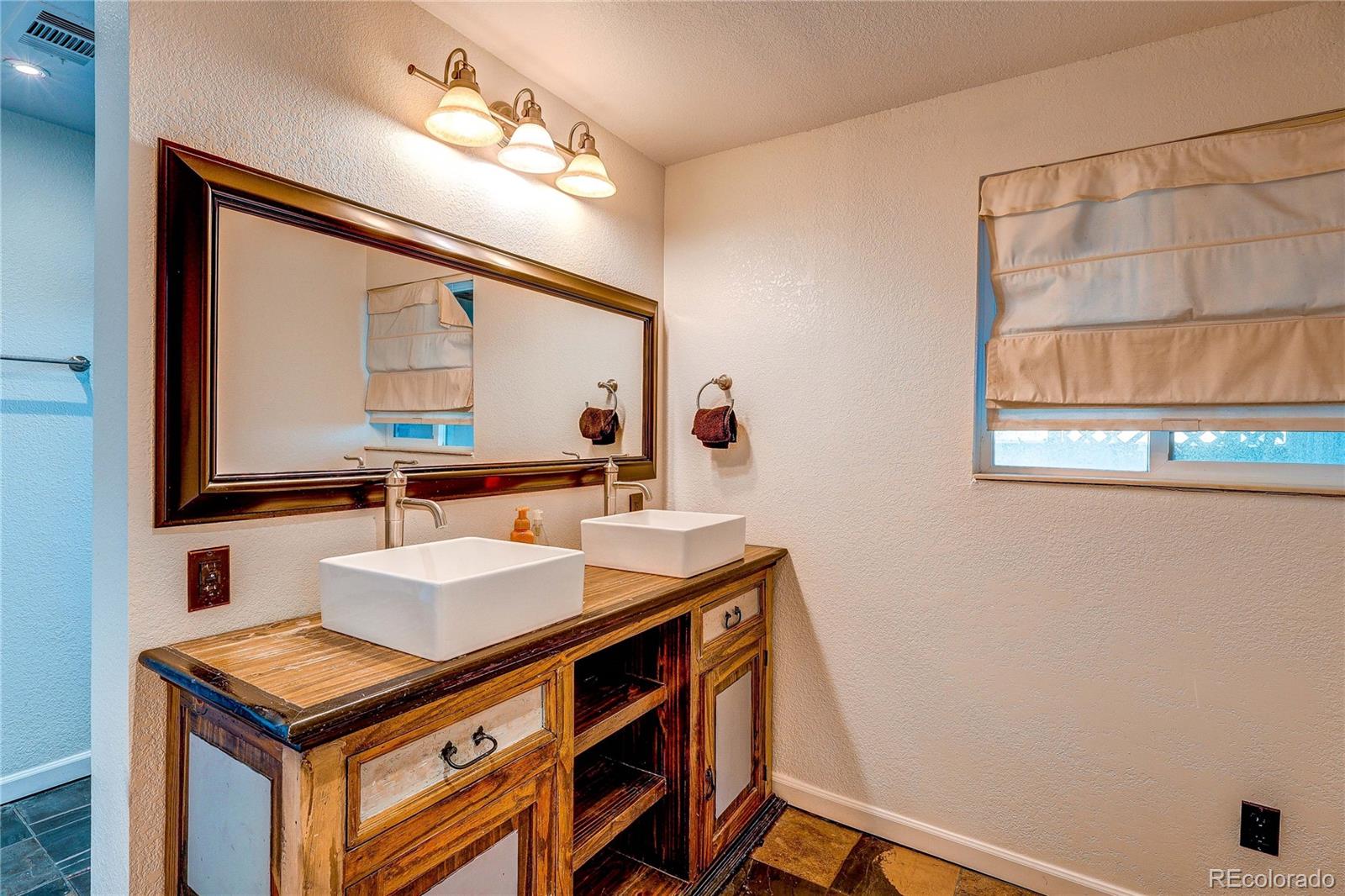 MLS Image #30 for 13678  omega circle,lone tree, Colorado