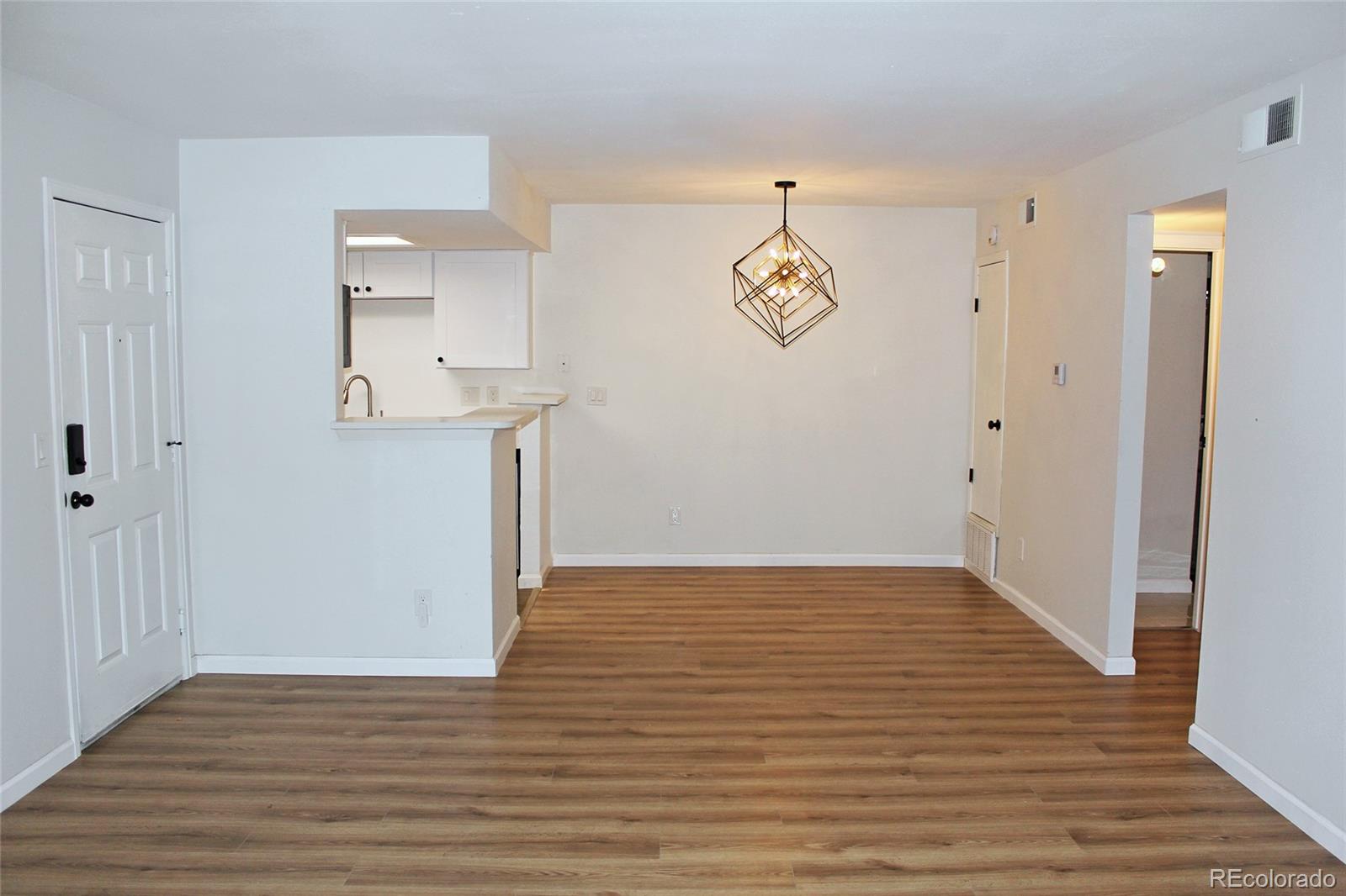 MLS Image #4 for 922 s walden street,aurora, Colorado