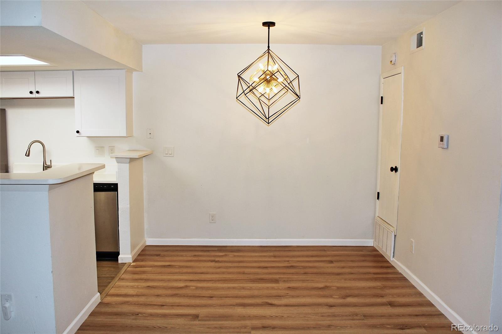 MLS Image #5 for 922 s walden street,aurora, Colorado