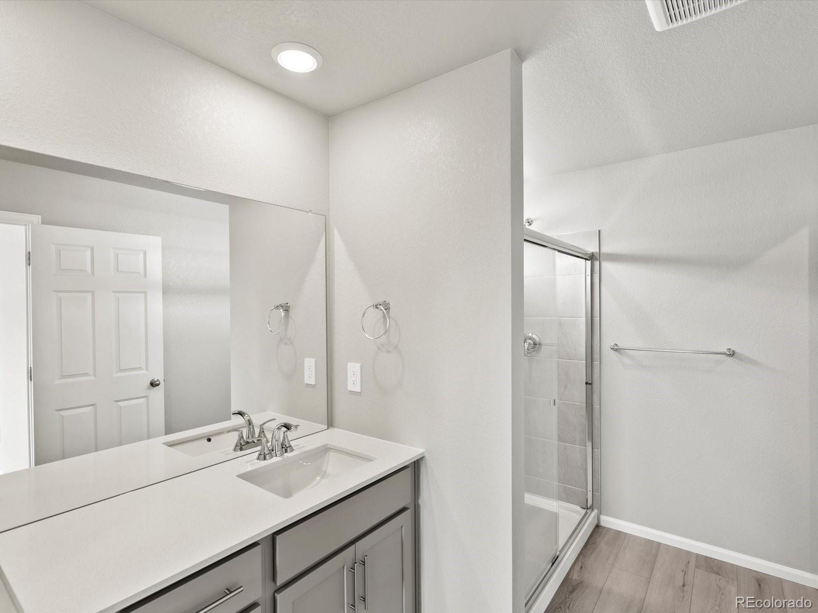 MLS Image #11 for 780 n tempe street,aurora, Colorado