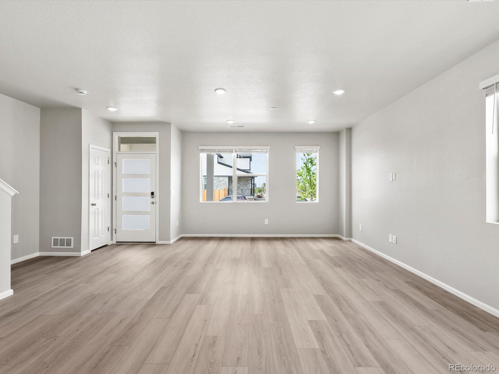 MLS Image #3 for 780 n tempe street,aurora, Colorado