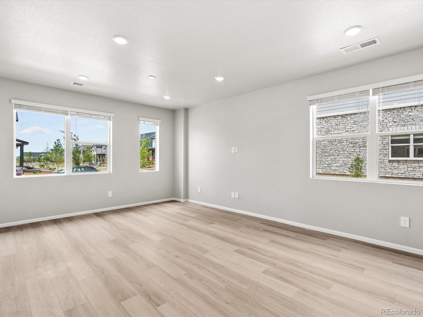 MLS Image #5 for 780 n tempe street,aurora, Colorado