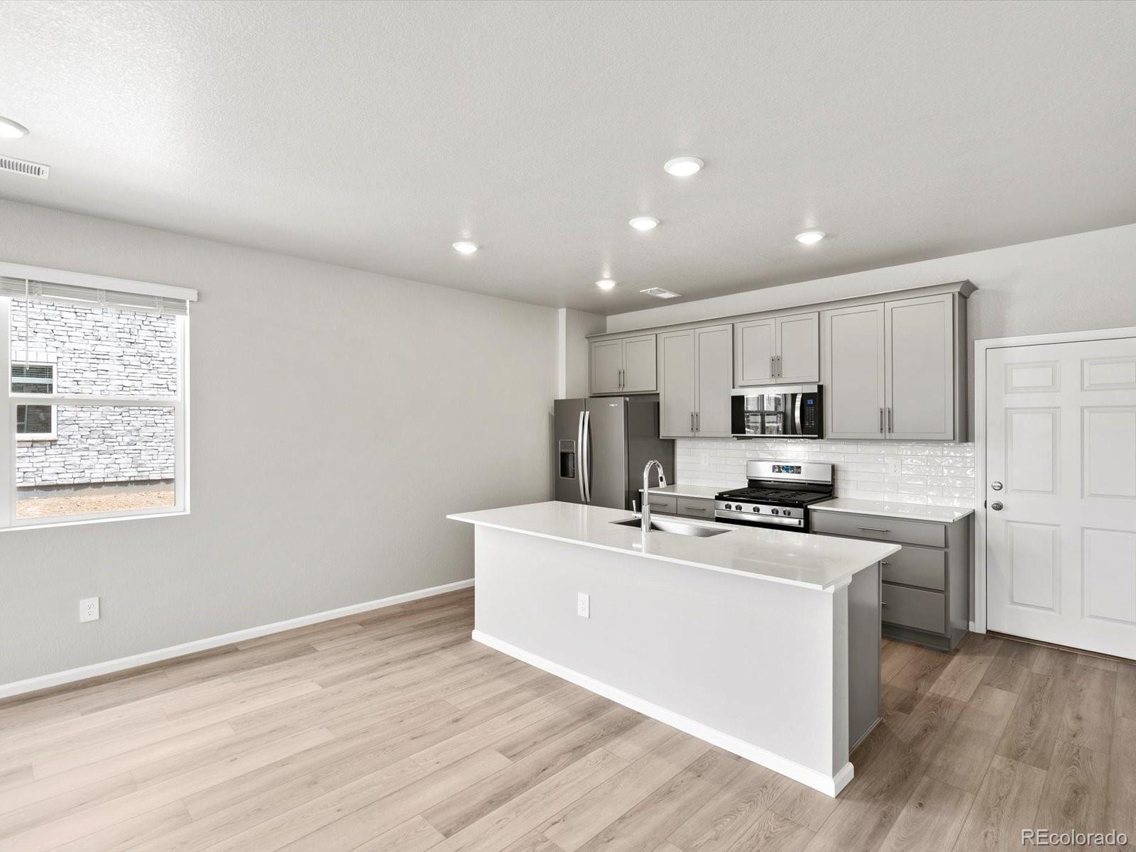 MLS Image #6 for 780 n tempe street,aurora, Colorado