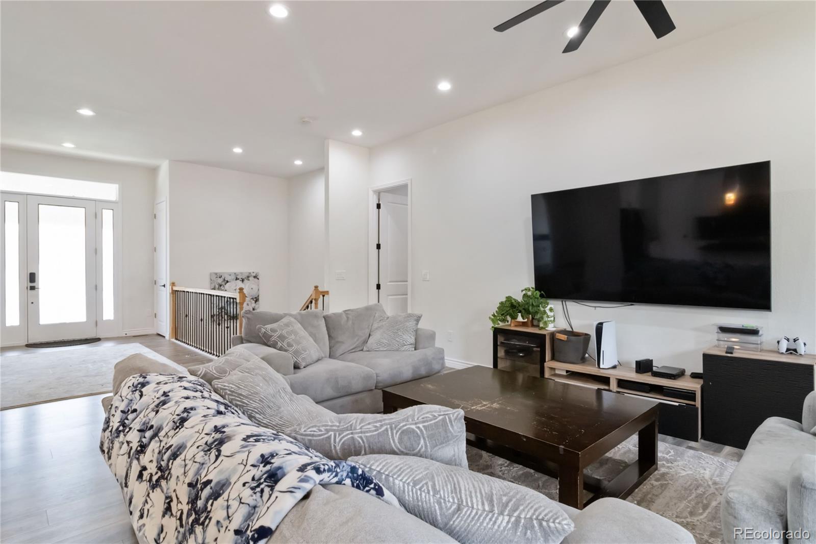 MLS Image #4 for 10197 e mississippi avenue,denver, Colorado