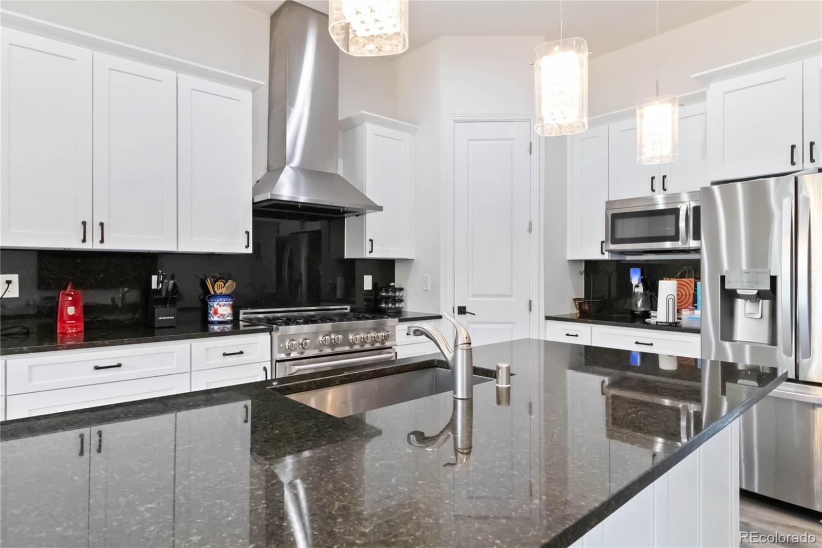 MLS Image #7 for 10197 e mississippi avenue,denver, Colorado