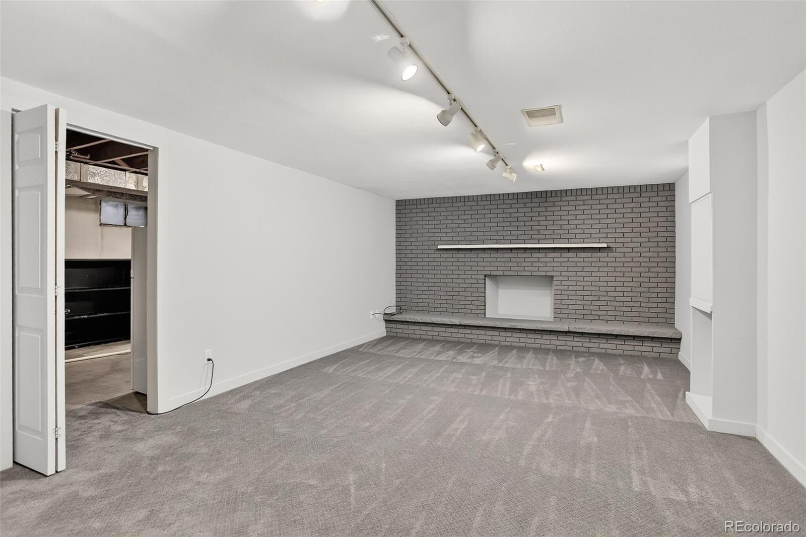 MLS Image #11 for 1040 w stanford place,englewood, Colorado