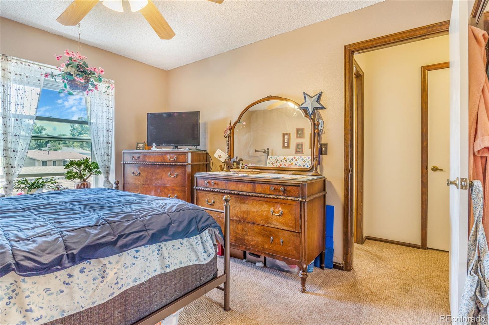MLS Image #16 for 1557 s owens street,denver, Colorado
