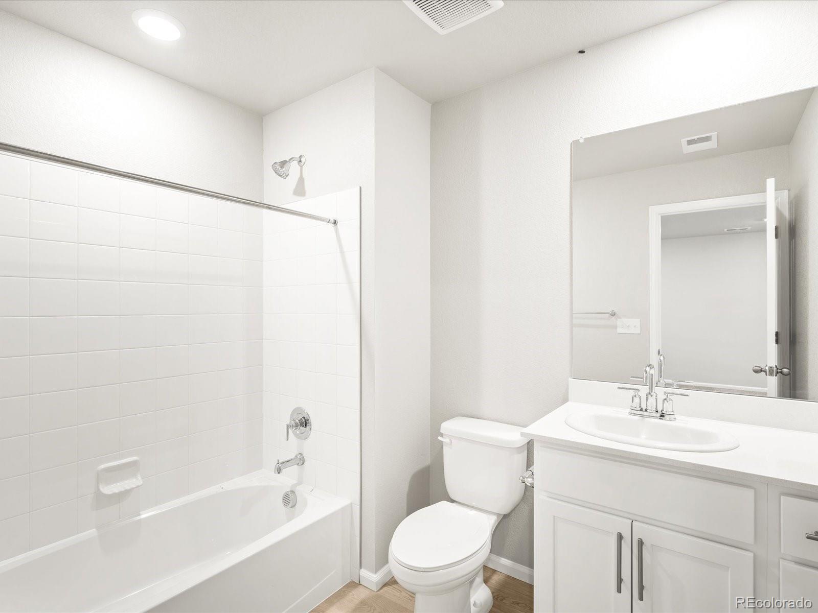 MLS Image #11 for 792 n tempe street,aurora, Colorado