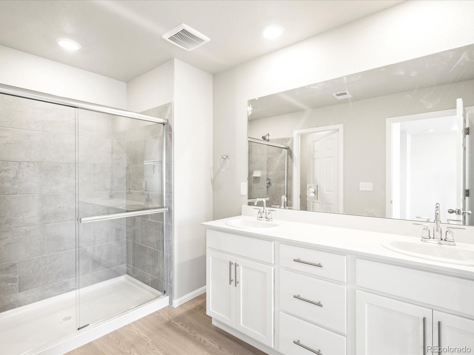 MLS Image #14 for 792 n tempe street,aurora, Colorado