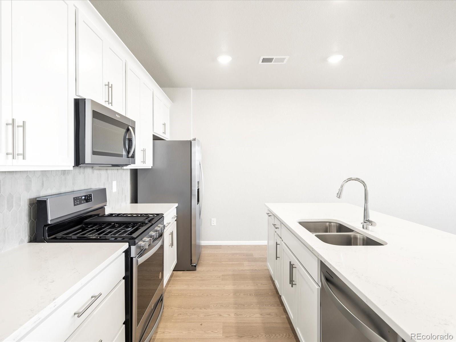 MLS Image #3 for 792 n tempe street,aurora, Colorado