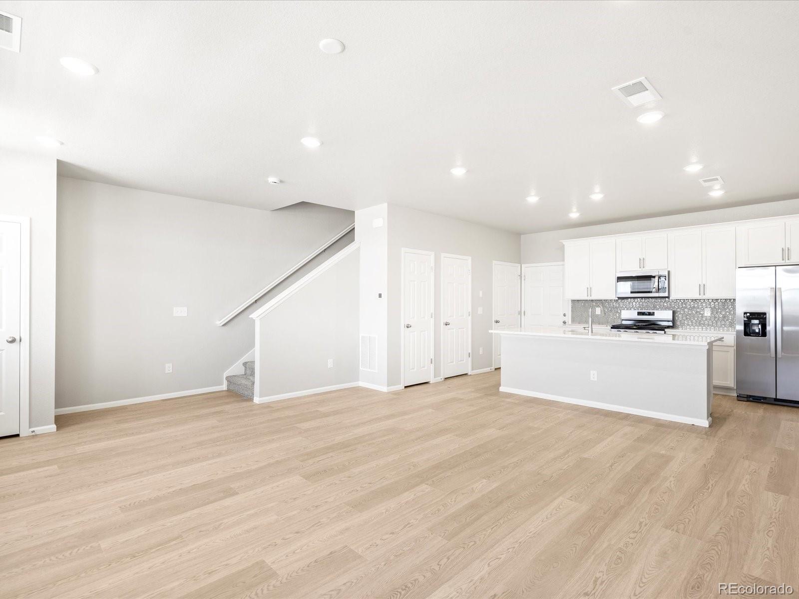 MLS Image #6 for 792 n tempe street,aurora, Colorado