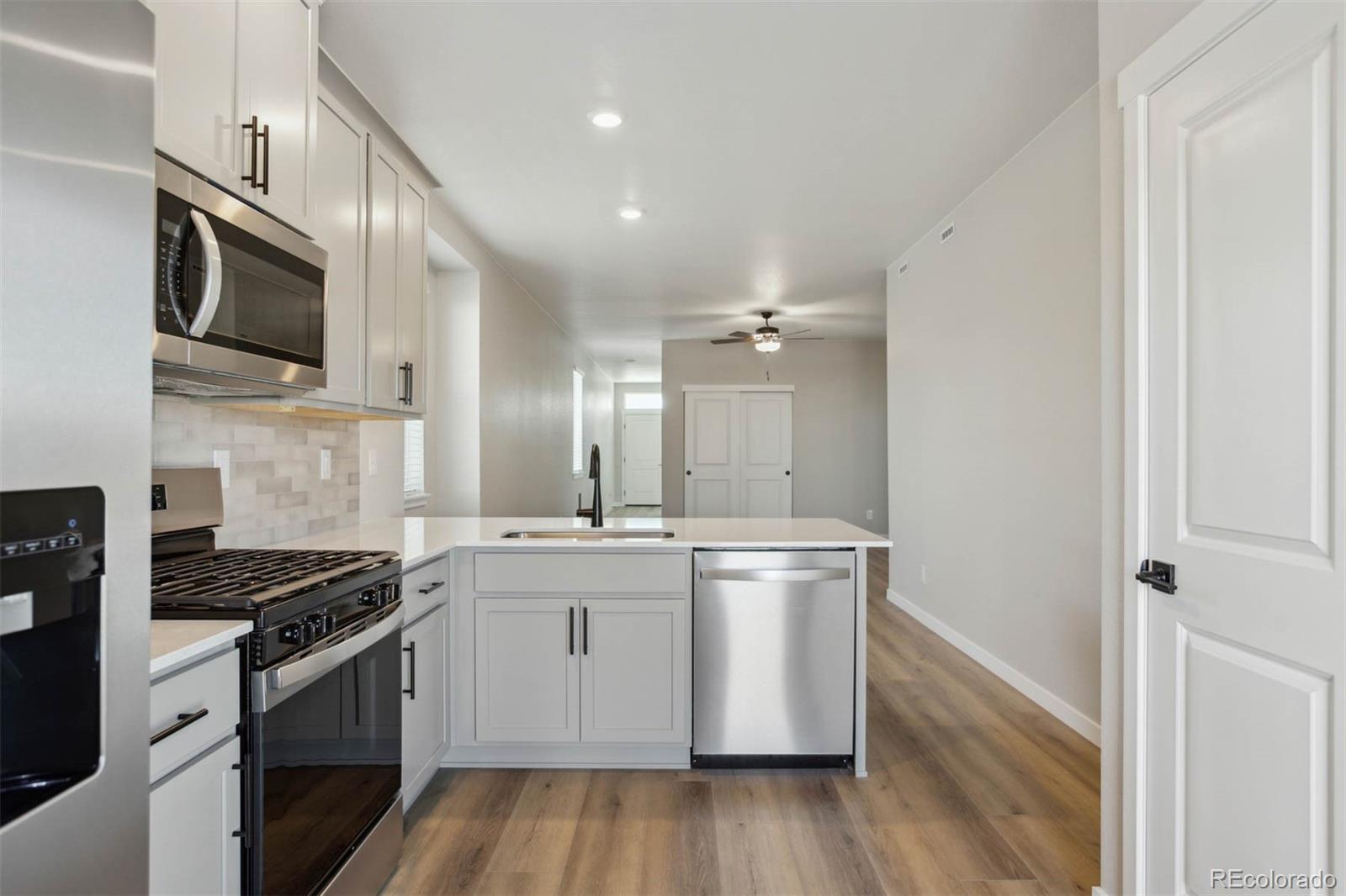 MLS Image #10 for 9441  yampa street,commerce city, Colorado