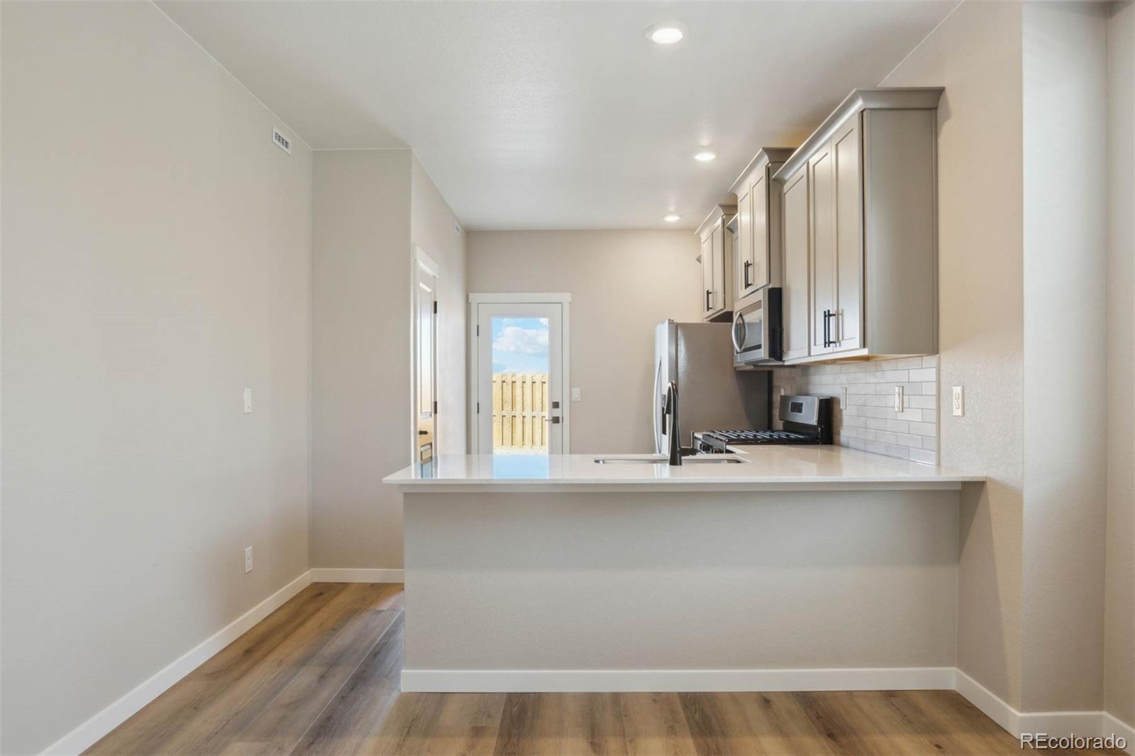 MLS Image #7 for 9441  yampa street,commerce city, Colorado