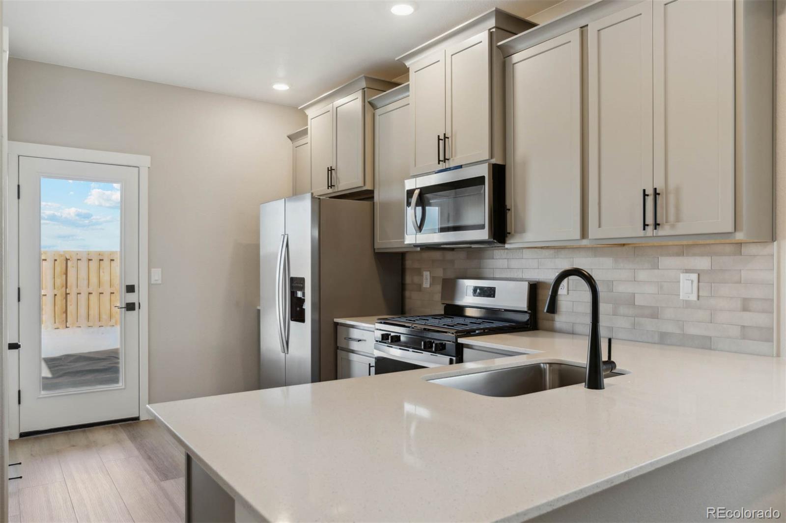 MLS Image #8 for 9441  yampa street,commerce city, Colorado