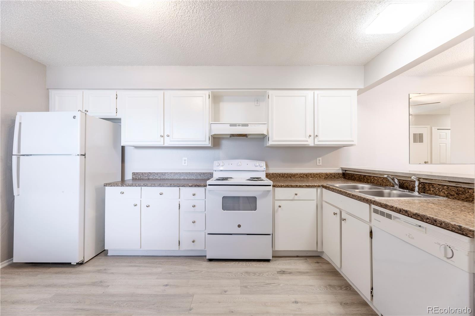 MLS Image #14 for 2365 e geddes avenue,littleton, Colorado