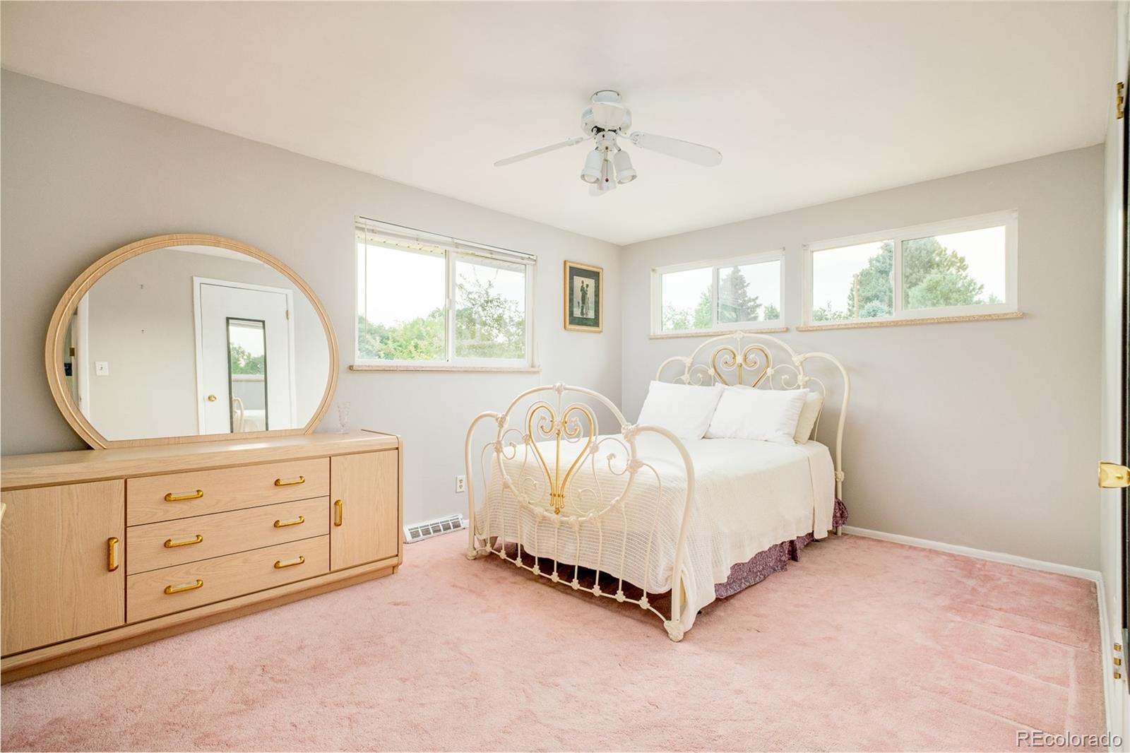 MLS Image #15 for 3073 s xanthia street,denver, Colorado