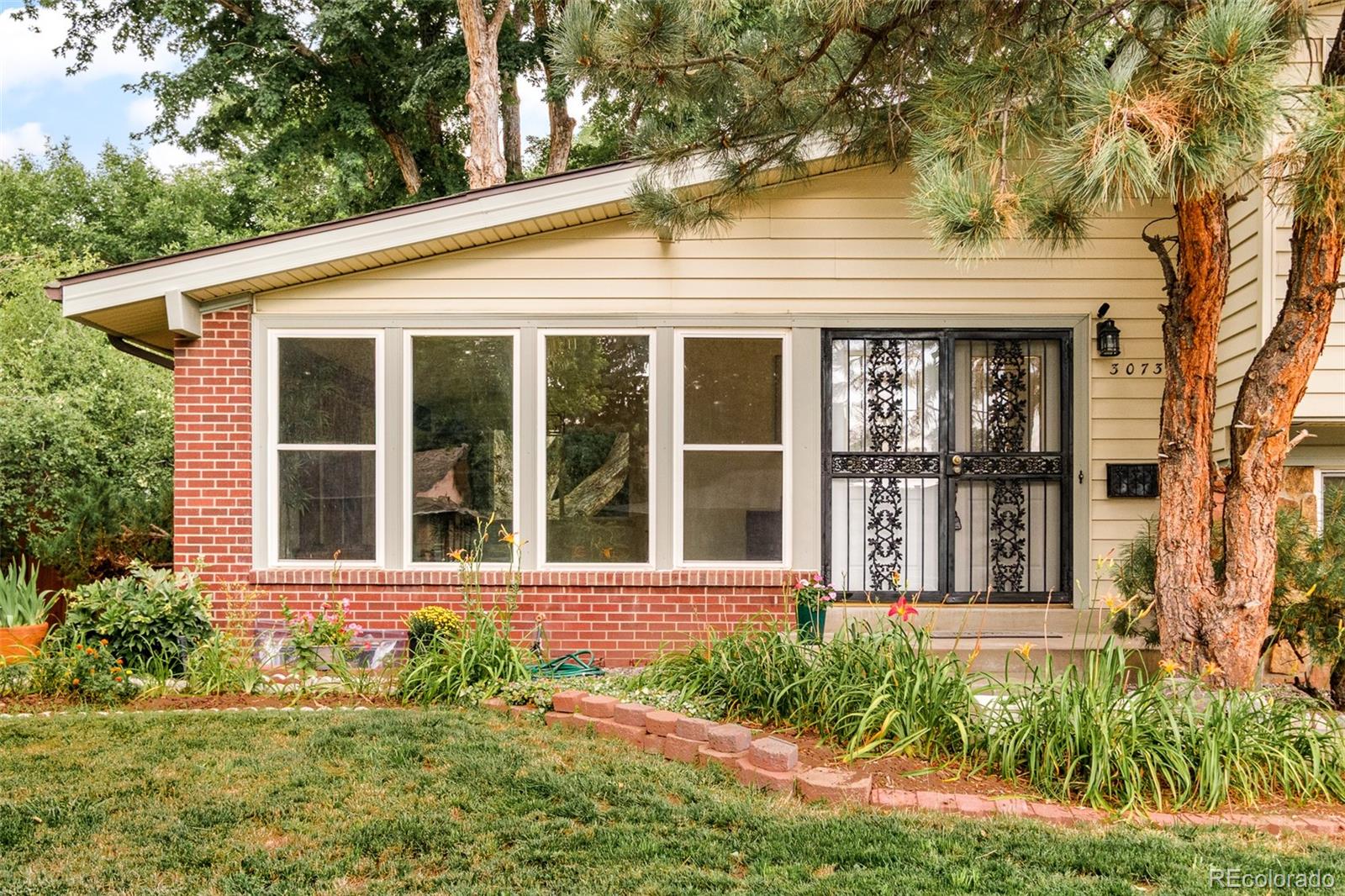 MLS Image #24 for 3073 s xanthia street,denver, Colorado