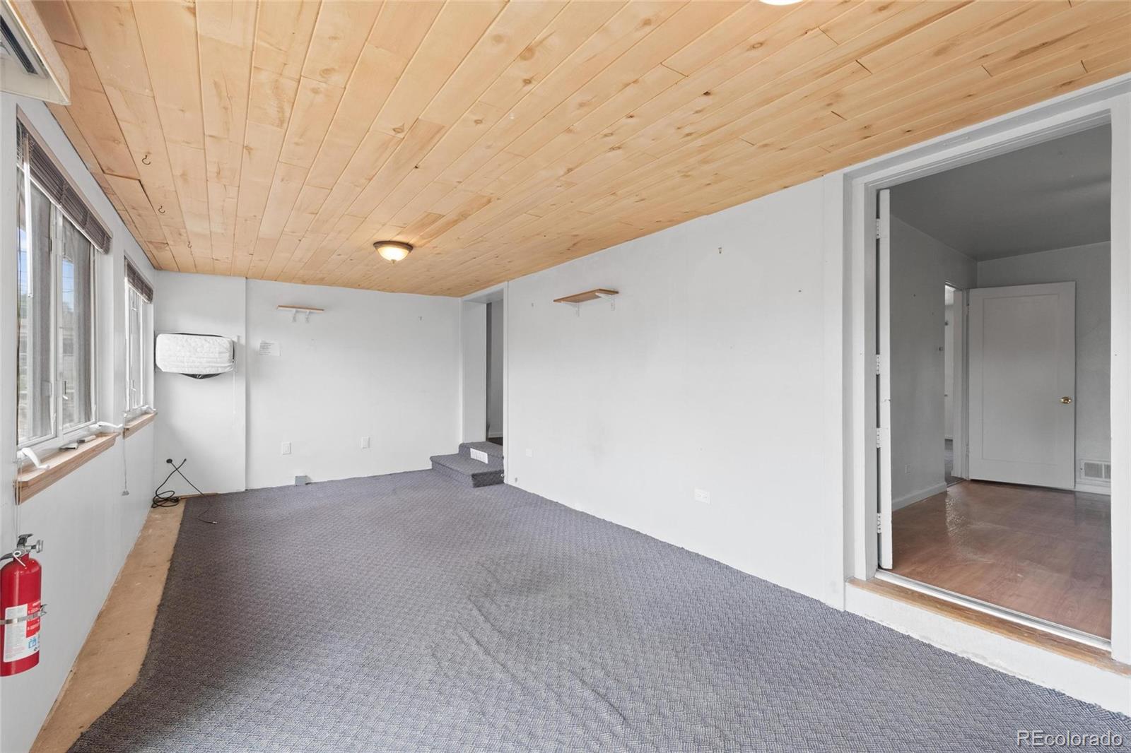 MLS Image #11 for 582 s alcott street,denver, Colorado