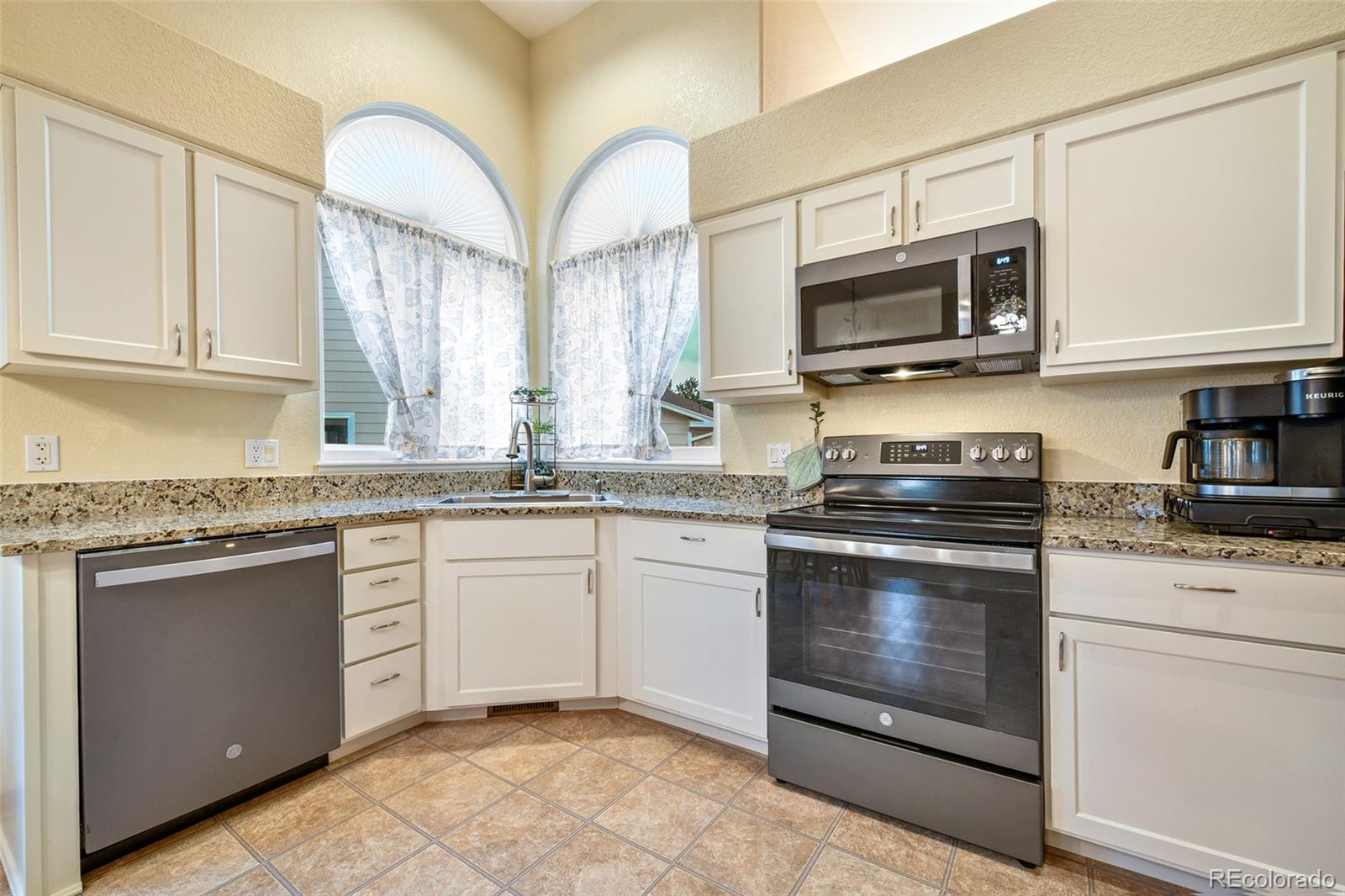 MLS Image #6 for 830  lilacglen court,colorado springs, Colorado