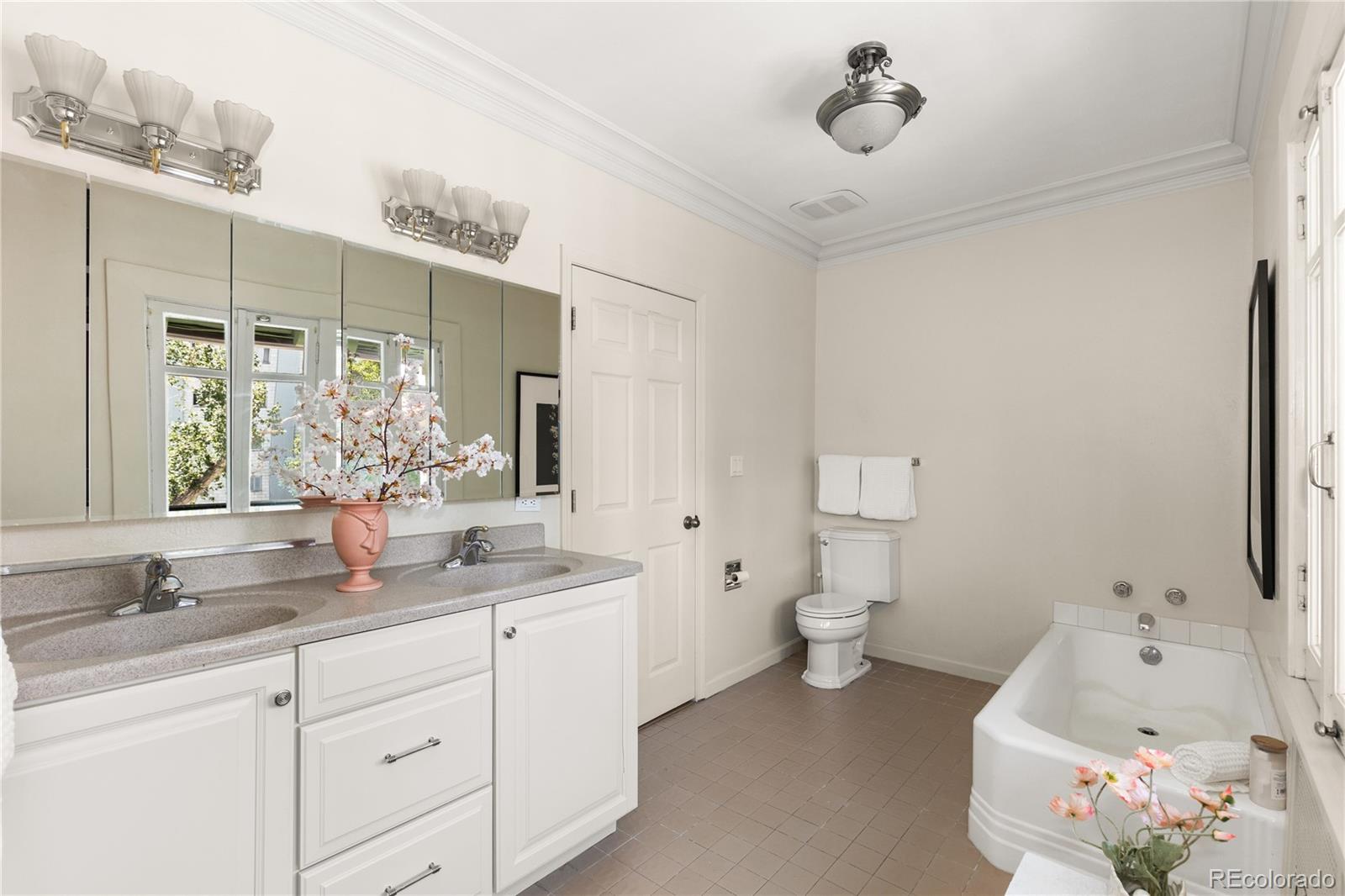 MLS Image #26 for 707 n washington street,denver, Colorado