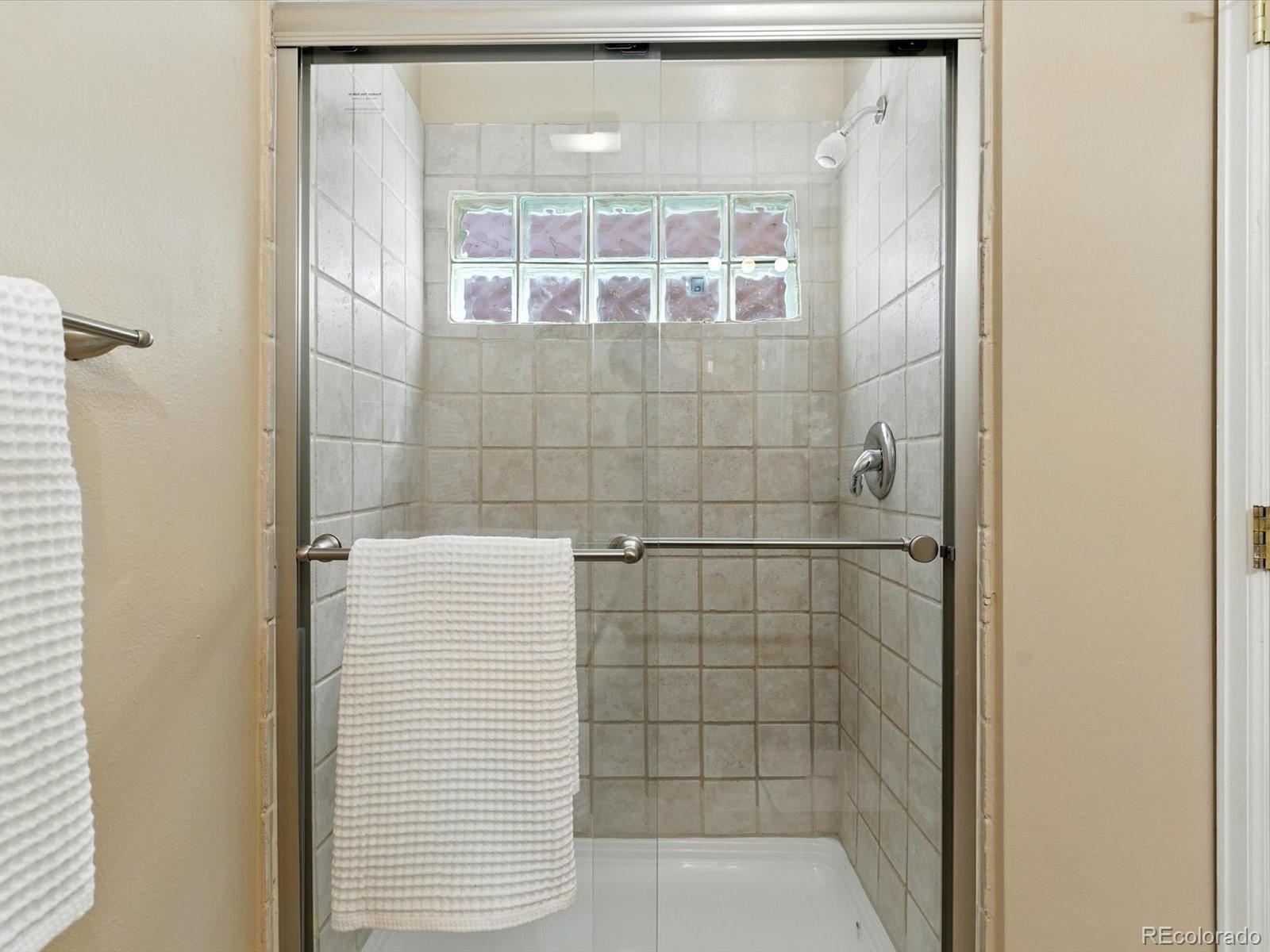 MLS Image #12 for 11404 e yale place,aurora, Colorado