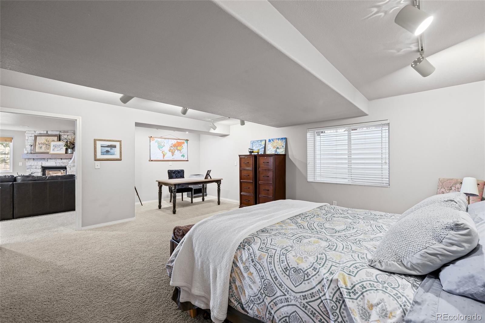 MLS Image #39 for 3440  hollycrest drive,colorado springs, Colorado